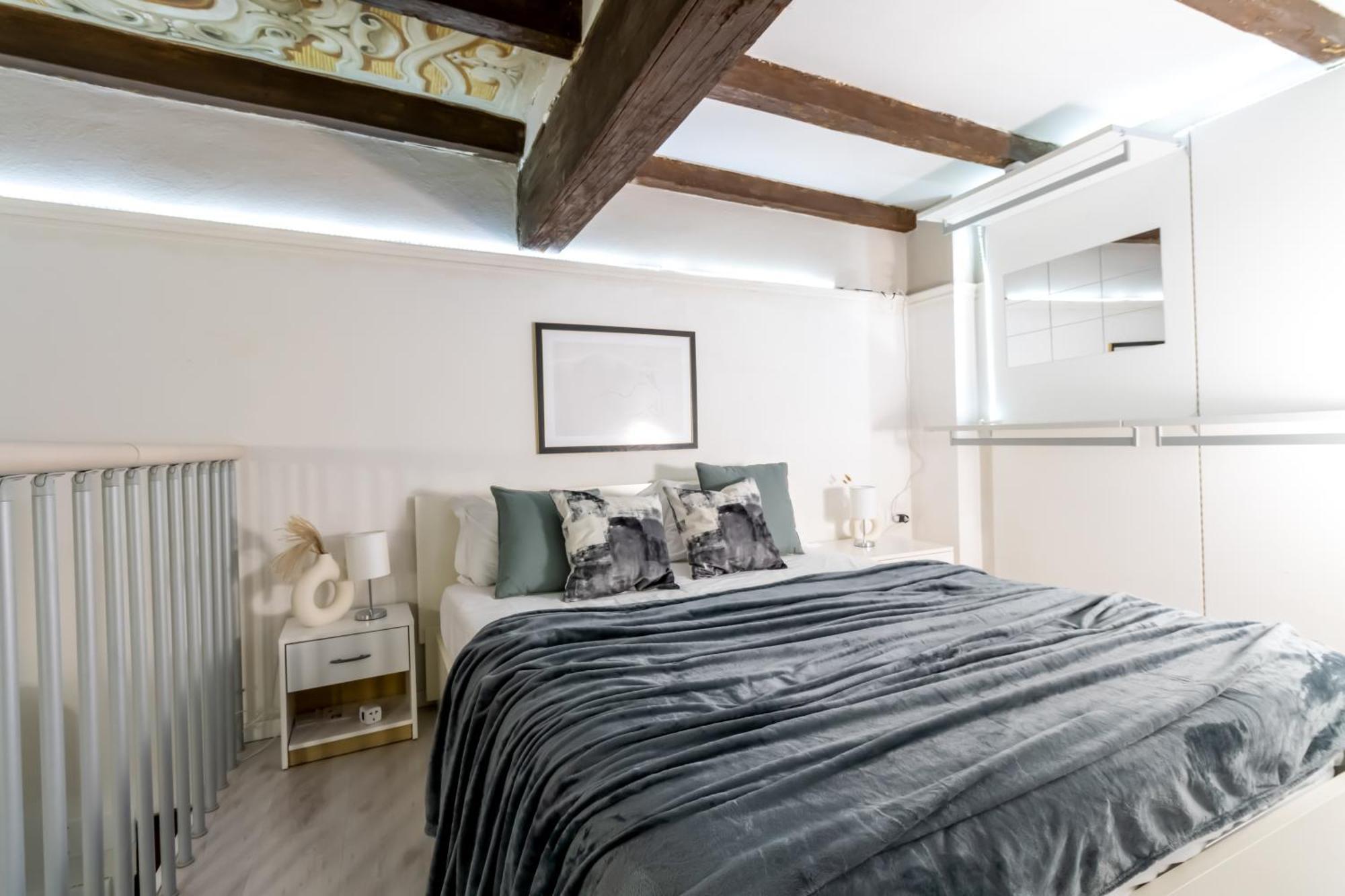 Apartamento Charming Frescoed Loft Bolonia Exterior foto